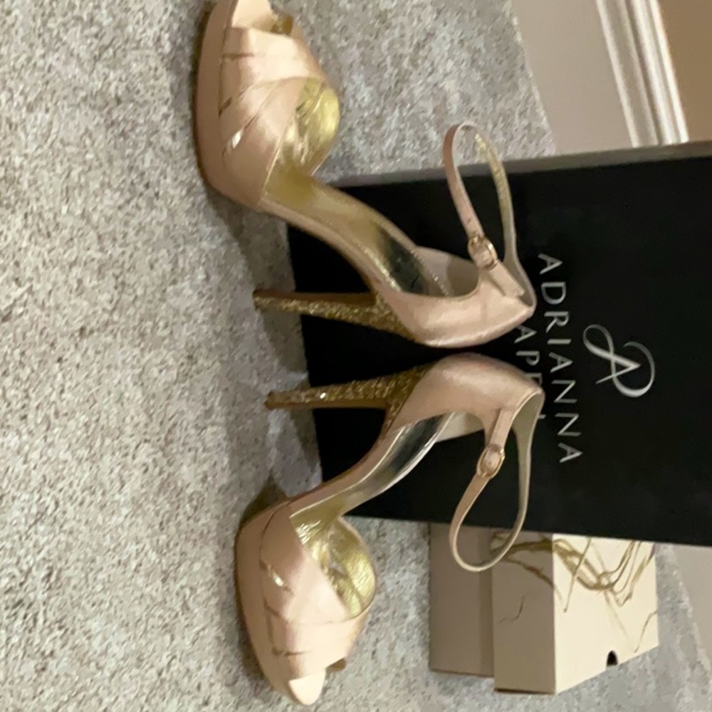 NIB. Adrianna Papell heel.